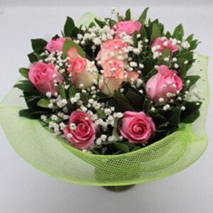 Μπουκέτο με ροζ τριαντάφυλλα