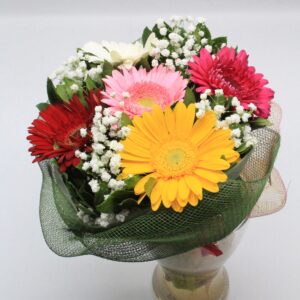 Μπουκέτο με πολύχρωμες ζέρμπερες